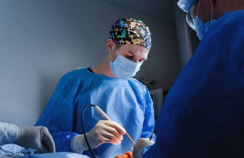 Atención a urgencias de Neurocirugía ofrecido por él Dr. Adrián Abrego - Especialista en Neurocirugía y Cirugía de Columna